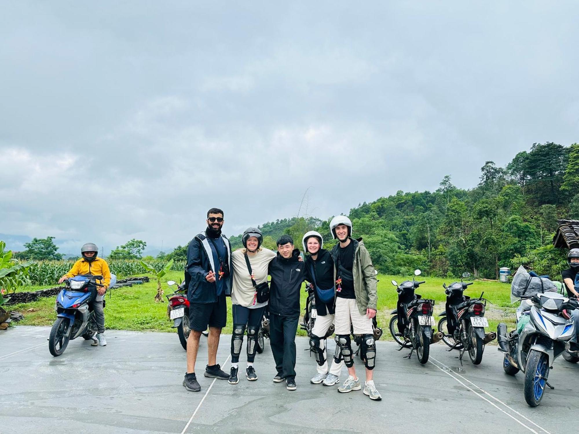 Ban Bang Ecolodge Tours & Motorbike Rental Hà Giang Eksteriør billede
